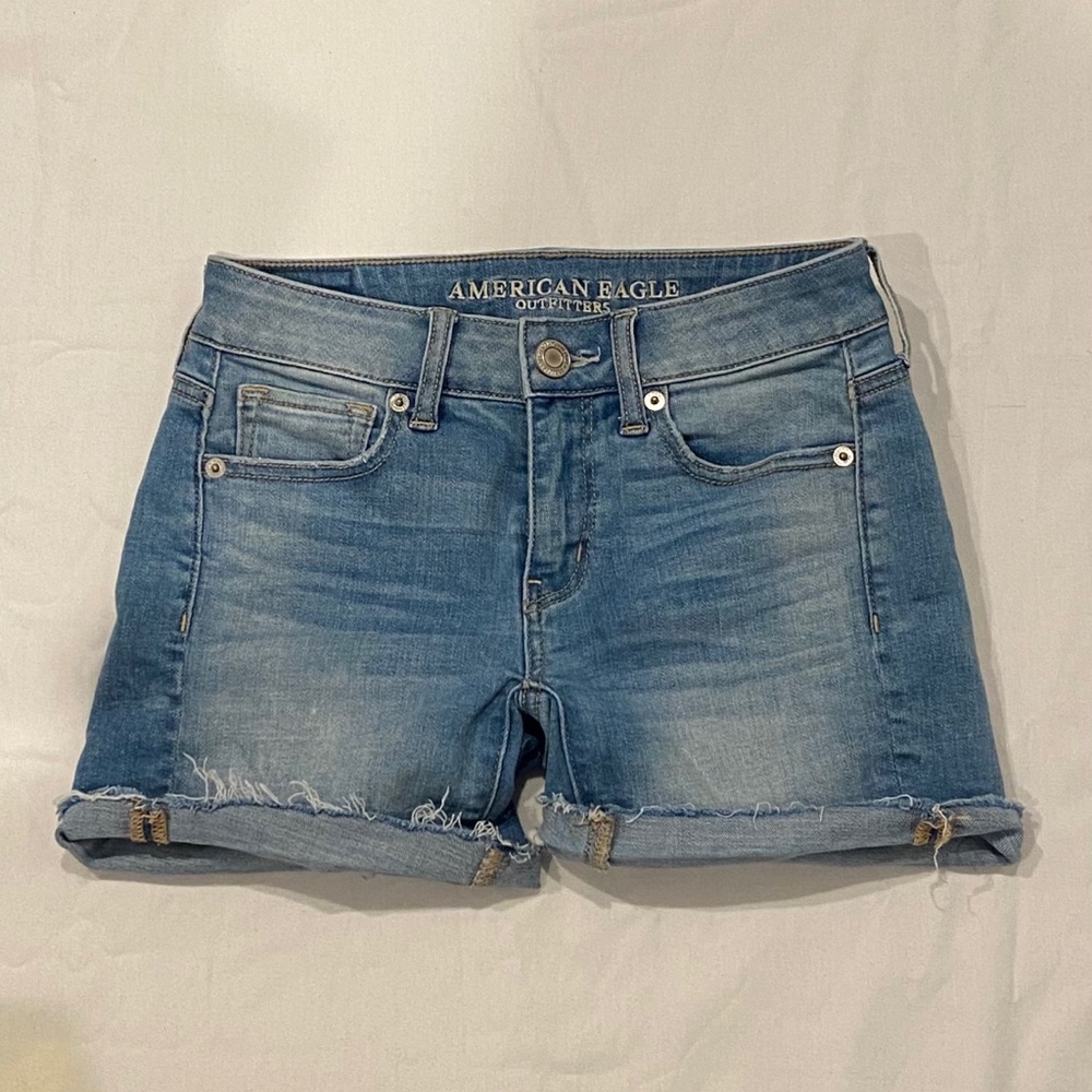 American Eagle light washed jean shorts